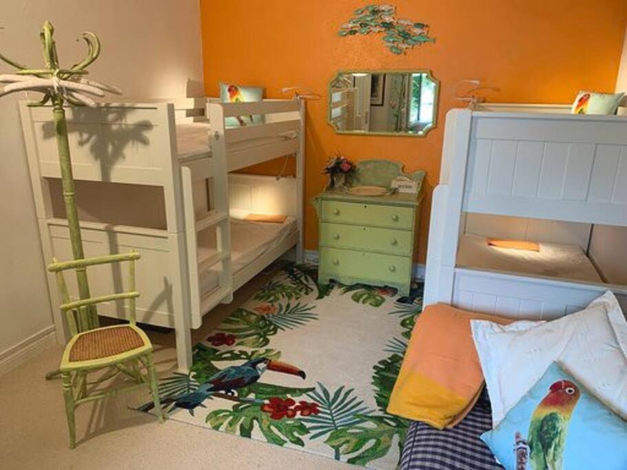 Gite 2-4 Couchages Situe Dans Un Magnifique Jardin Saint-Vivien  Extérieur photo